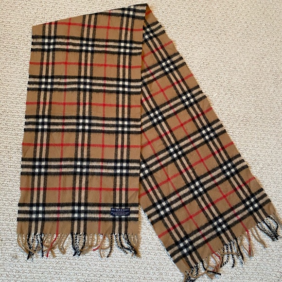 Burberry Classic Scarf - Picture 1 of 4